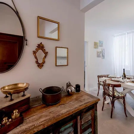 Corradi Lovely & Central Flat